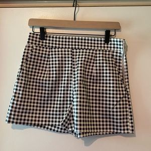 NEW • Forever 21 plaid shorts!